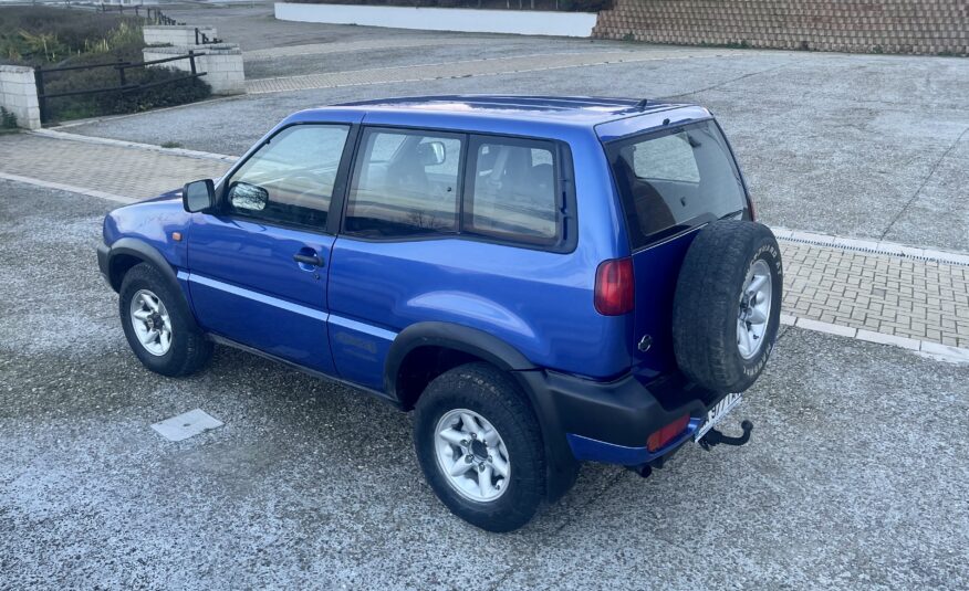 NISSAN Terrano II 2.7 TDI SE