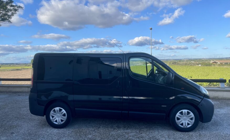 OPEL Vivaro 2.5 cdti